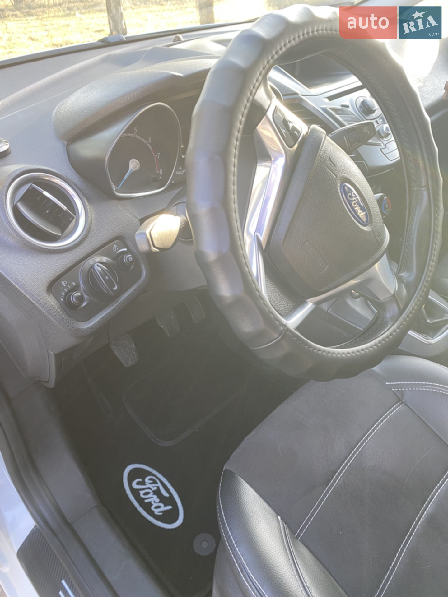 2013 Ford Fiesta - мініатюра 36