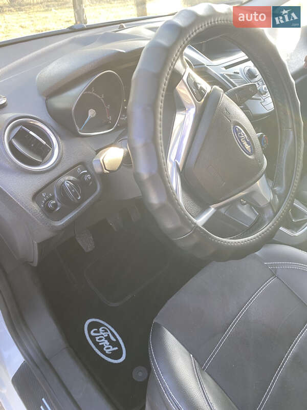 Хетчбек Ford Fiesta 2013 в Одесі