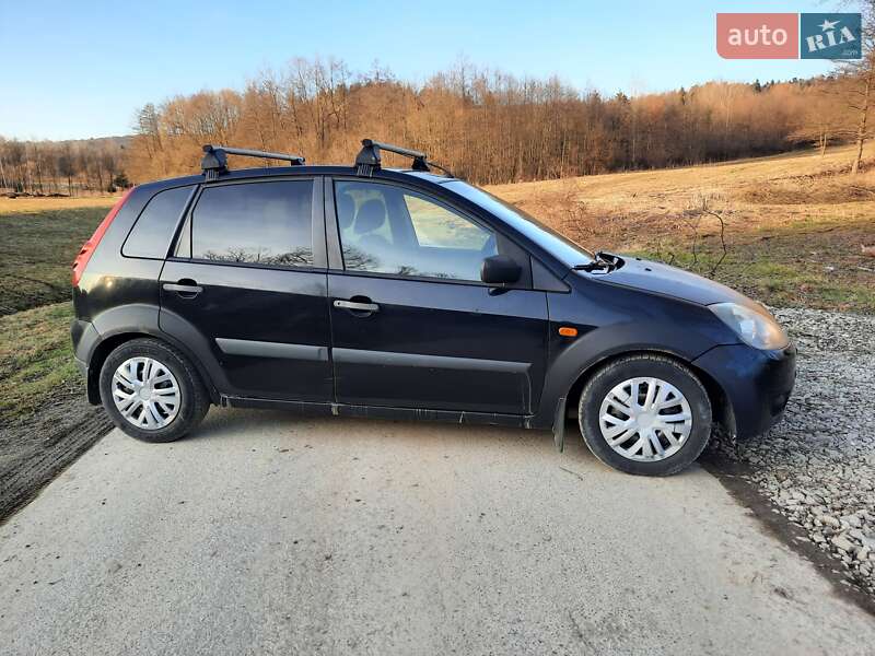 Хетчбек Ford Fiesta 2008 в Дніпрі