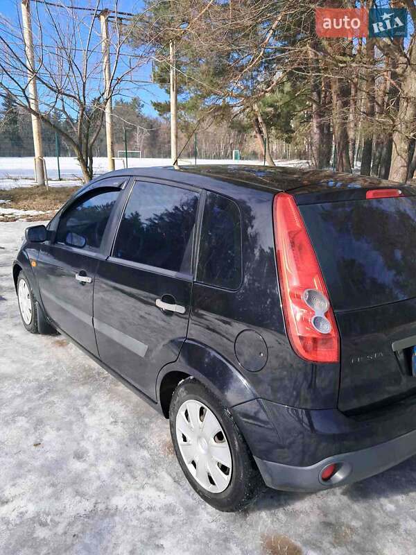 Хэтчбек Ford Fiesta 2006 в Киеве