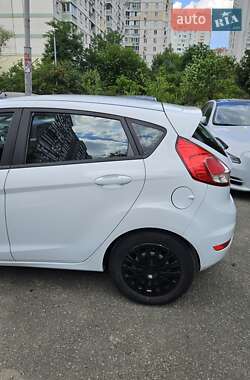 Хэтчбек Ford Fiesta 2017 в Киеве