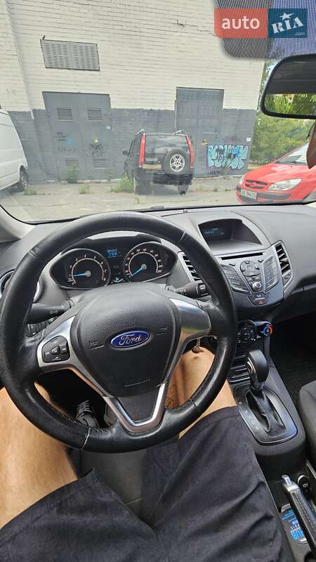 Хэтчбек Ford Fiesta 2017 в Киеве