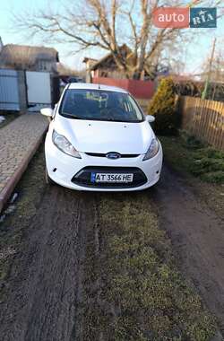 Хэтчбек Ford Fiesta 2012 в Стрые