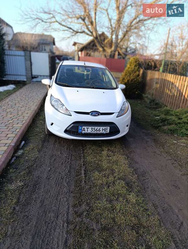 Хэтчбек Ford Fiesta 2012 в Стрые