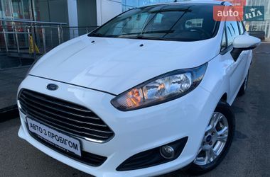 Хетчбек Ford Fiesta 2015 в Києві