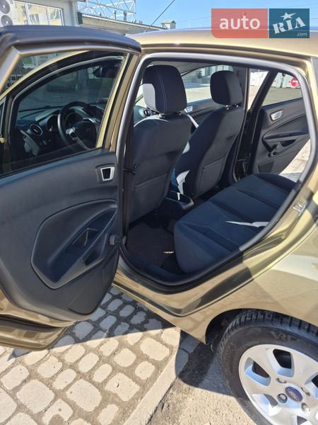 Хэтчбек Ford Fiesta 2011 в Стрые