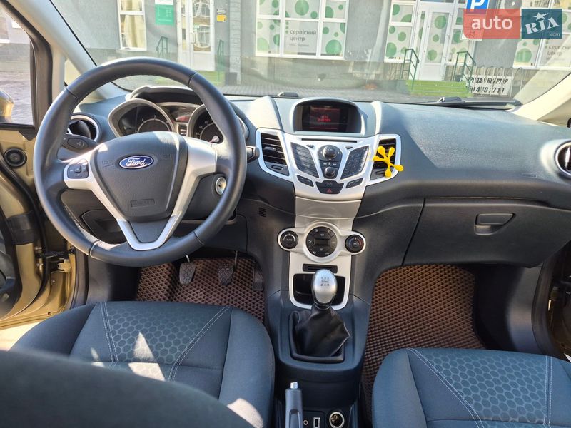 Хэтчбек Ford Fiesta 2011 в Стрые