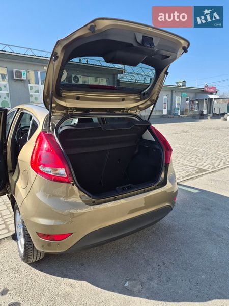 Хэтчбек Ford Fiesta 2011 в Стрые