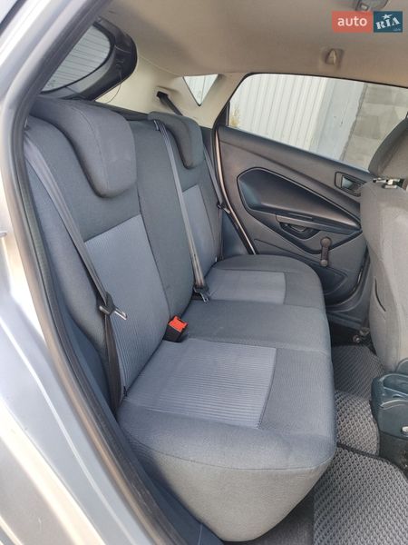 Хетчбек Ford Fiesta 2012 в Шептицькому