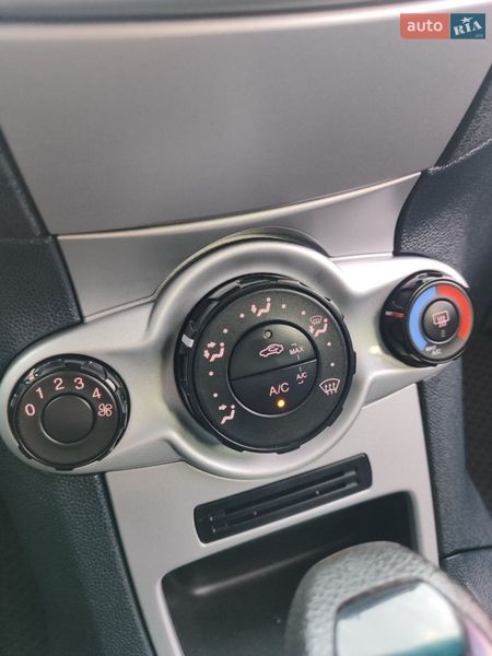 Хетчбек Ford Fiesta 2012 в Шептицькому