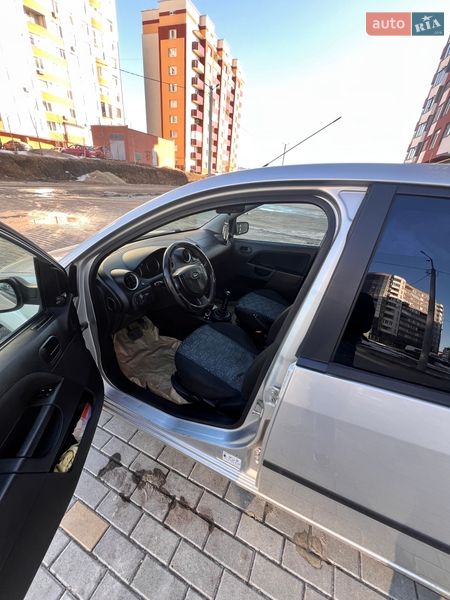 Хетчбек Ford Fiesta 2005 в Тернополі