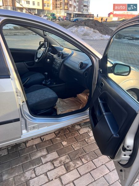 Хетчбек Ford Fiesta 2005 в Тернополі