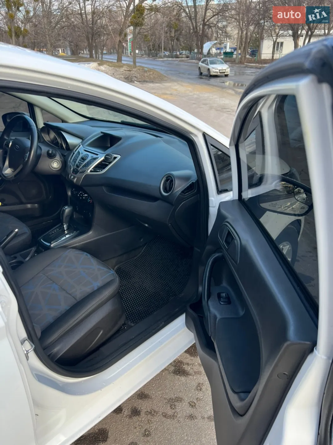 2012 Ford Fiesta - мініатюра 14