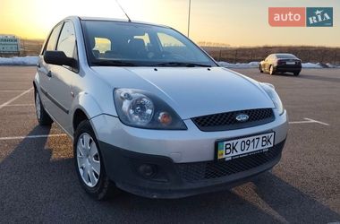 Хэтчбек Ford Fiesta 2006 в Ровно