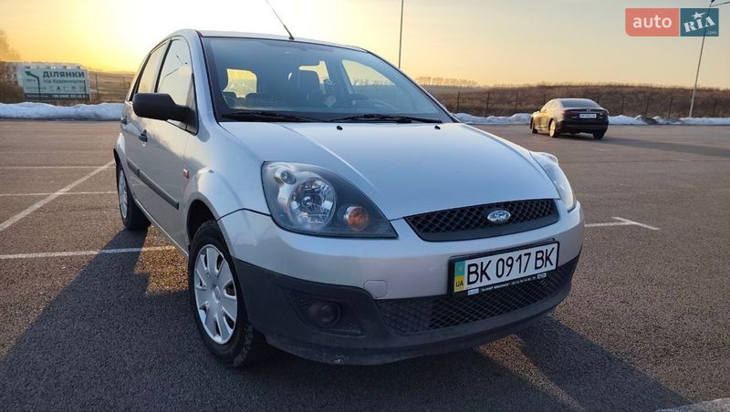 Хэтчбек Ford Fiesta 2006 в Ровно