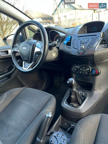 Хэтчбек Ford Fiesta 2015 в Киеве фото 13 Хэтчбек Ford Fiesta 2015 в Киеве