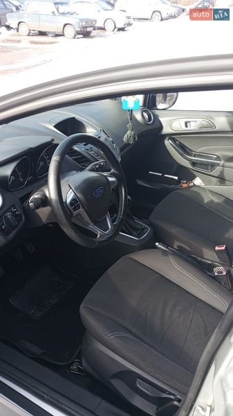 Хетчбек Ford Fiesta 2013 в Черкасах фото 6 Хетчбек Ford Fiesta 2013 в Черкасах