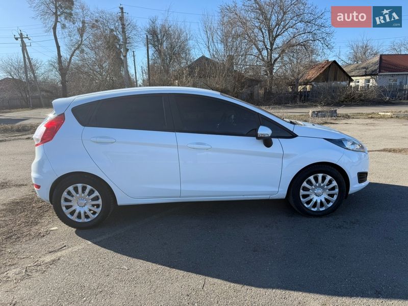 Хэтчбек Ford Fiesta 2017 в Смеле