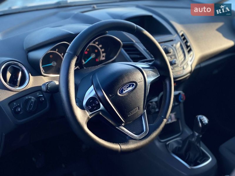 Хетчбек Ford Fiesta 2014 в Києві