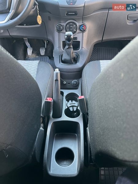 Хетчбек Ford Fiesta 2013 в Чинадієвому