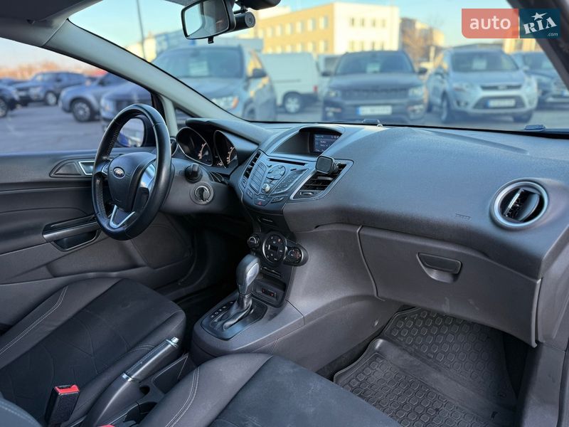 Хетчбек Ford Fiesta 2016 в Києві