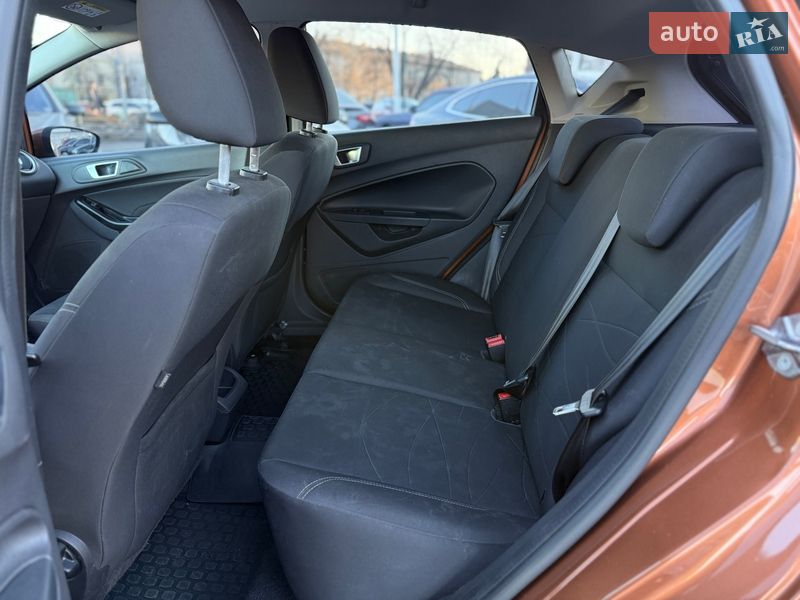 Хетчбек Ford Fiesta 2016 в Києві