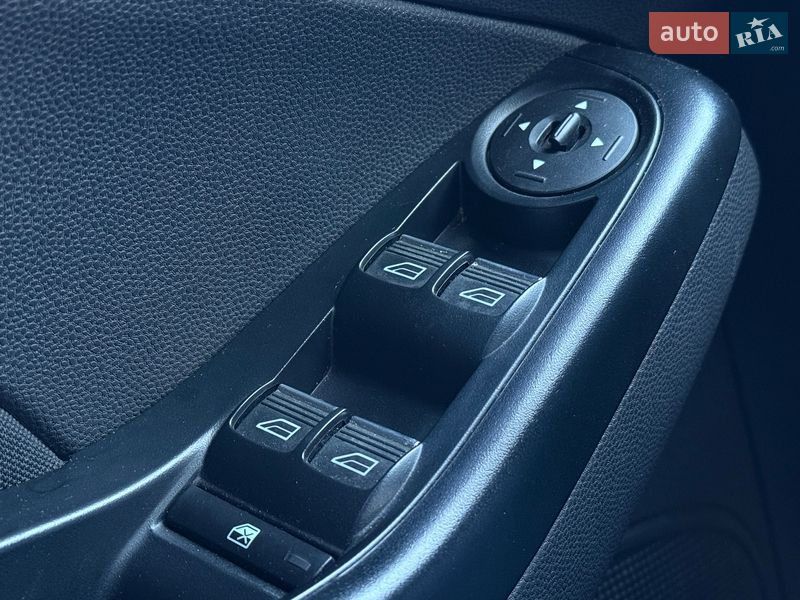 Хетчбек Ford Fiesta 2016 в Києві