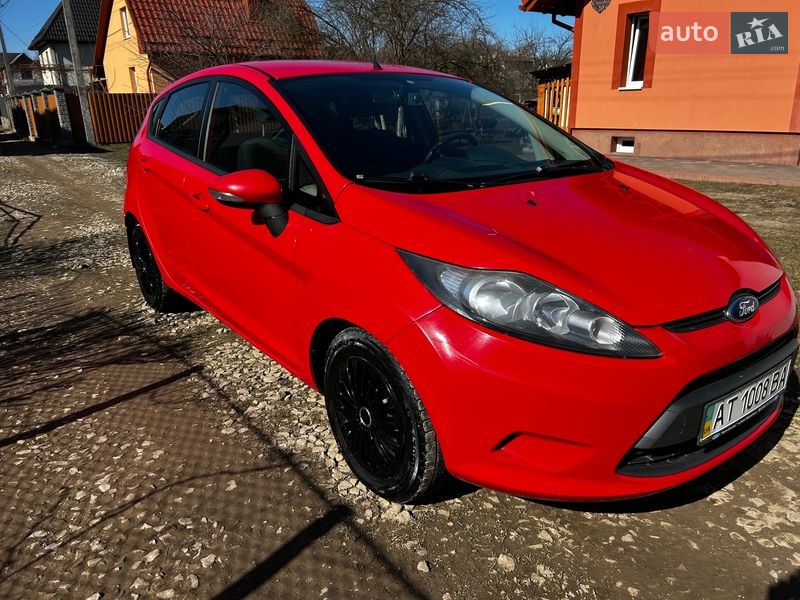 Хэтчбек Ford Fiesta 2012 в Ивано-Франковске