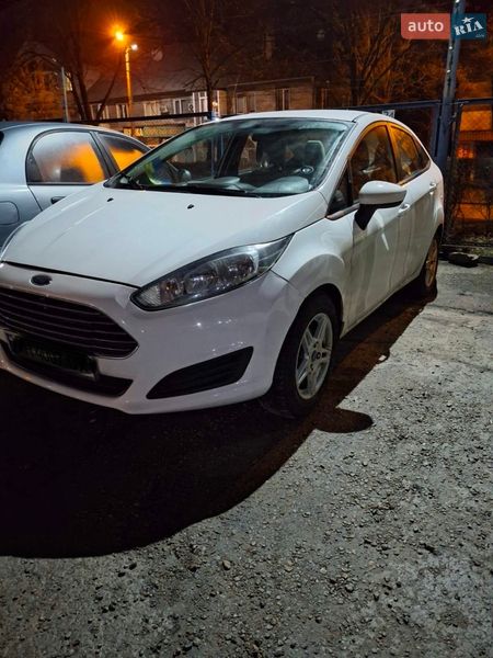 Седан Ford Fiesta 2018 в Днепре