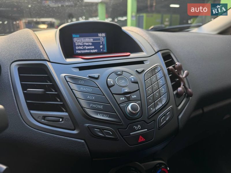Хэтчбек Ford Fiesta 2016 в Киеве
