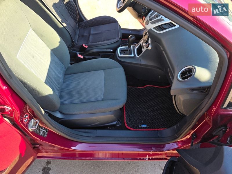 Хэтчбек Ford Fiesta 2011 в Ирпене