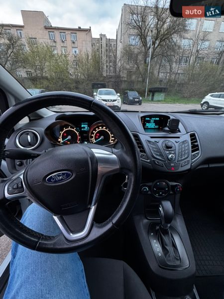 Хэтчбек Ford Fiesta 2013 в Киеве