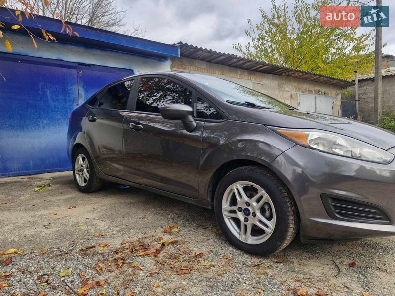 Седан Ford Fiesta 2016 в Киеве фото 3 Седан Ford Fiesta 2016 в Киеве