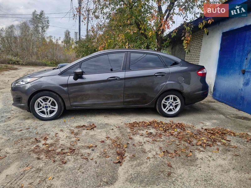 Седан Ford Fiesta 2016 в Киеве фото 4 Седан Ford Fiesta 2016 в Киеве