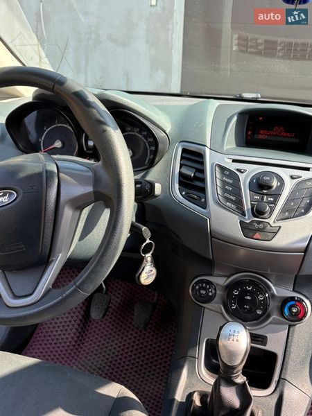 Хэтчбек Ford Fiesta 2010 в Любомле