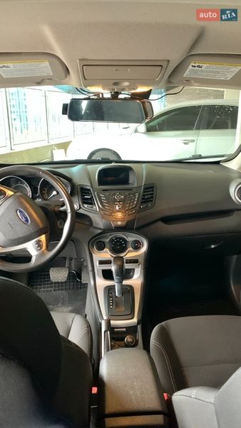 Хетчбек Ford Fiesta 2016 в Києві