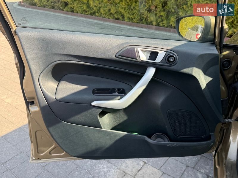 Хэтчбек Ford Fiesta 2011 в Стрые