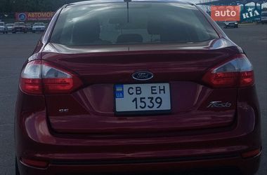 Седан Ford Fiesta 2016 в Львове