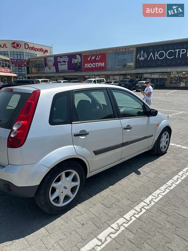 Хэтчбек Ford Fiesta 2008 в Черновцах