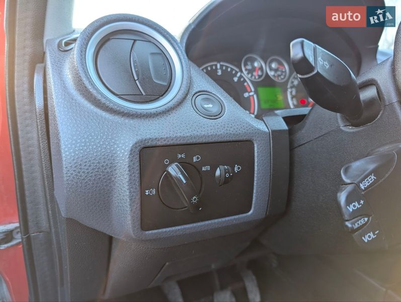 Хетчбек Ford Fiesta 2008 в Калинівці фото 35 Хетчбек Ford Fiesta 2008 в Калинівці