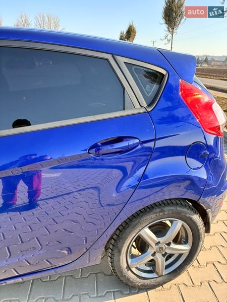 Хетчбек Ford Fiesta 2015 в Красилові