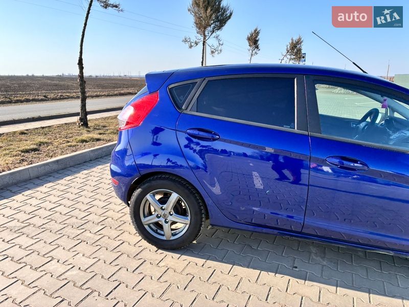 Хетчбек Ford Fiesta 2015 в Красилові