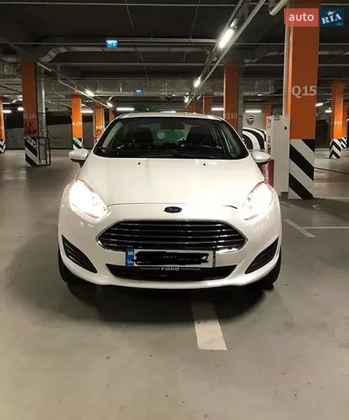 Седан Ford Fiesta 2016 в Киеве