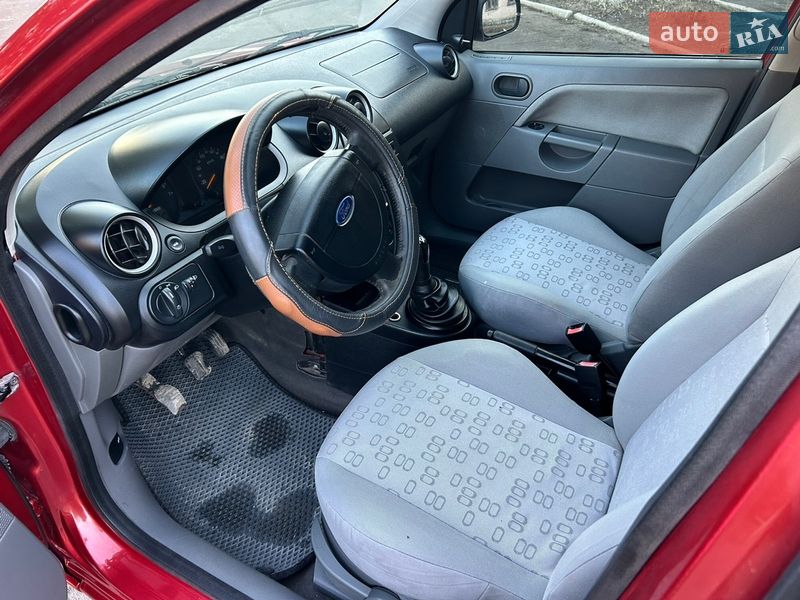 Хетчбек Ford Fiesta 2006 в Вапнярці