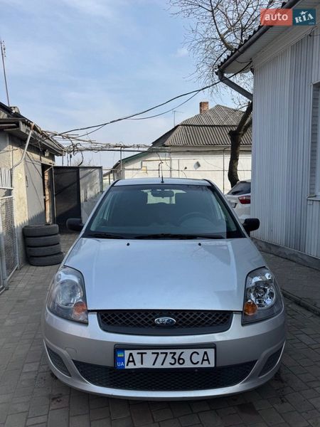 Хэтчбек Ford Fiesta 2006 в Бурштыне