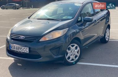 Седан Ford Fiesta 2010 в Киеве