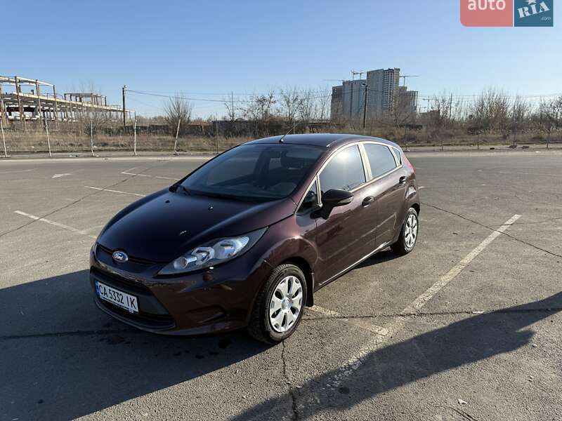 Хэтчбек Ford Fiesta 2010 в Киеве