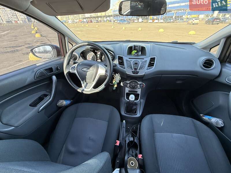 Хэтчбек Ford Fiesta 2010 в Киеве