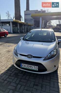 Хэтчбек Ford Fiesta 2012 в Ирпене