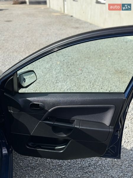 Хэтчбек Ford Fiesta 2008 в Луцке